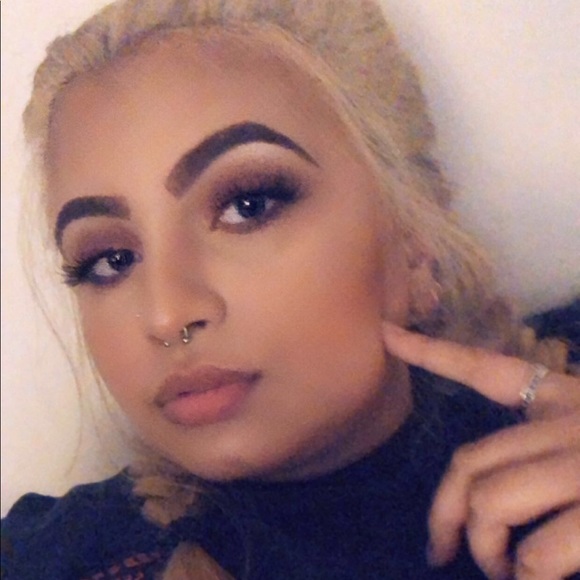 Profile Picture of Ferwa Abbas (@ferwatheboss) on Poshmark
