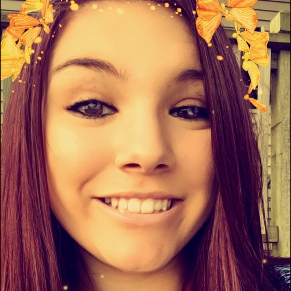 Profile Picture of Meghan Ashenbremer (@all_time_red) on Poshmark