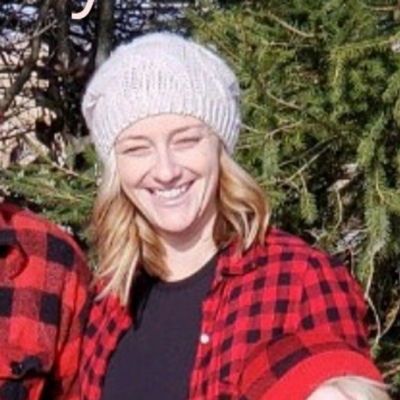 Profile Picture of Lisa Pressler (@lpressler12) on Poshmark