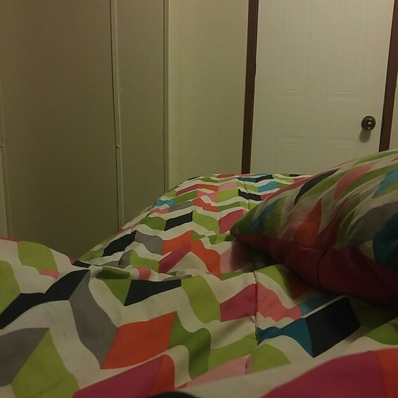 Profile Picture of Tasha Bumpass (@zaliyaha) on Poshmark