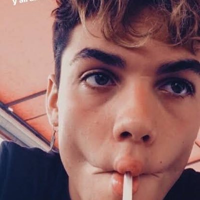 Profile Picture of Gray Plz Follow Me  💛 (@tia81128987) on Twitter