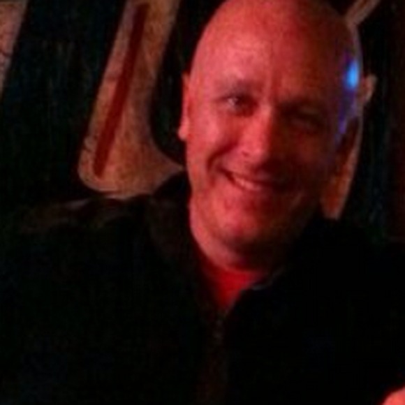 Profile Picture of David Couch (@dcouch21) on Poshmark