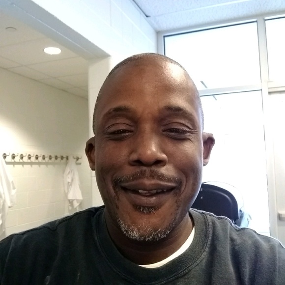 Profile Picture of Larcellus Baker (@bakerboy853) on Poshmark