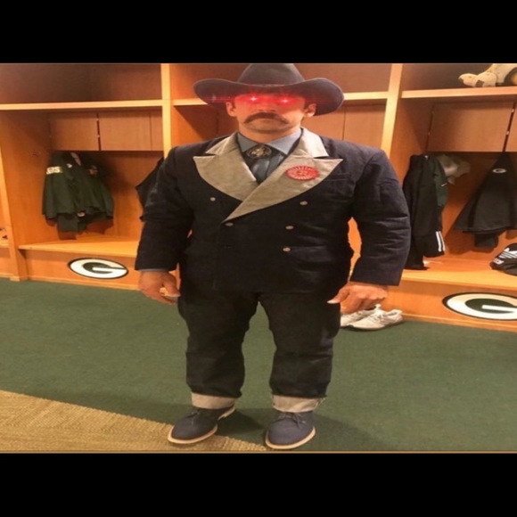 Profile Picture of Garret Haefele (@garrethaefele) on Poshmark