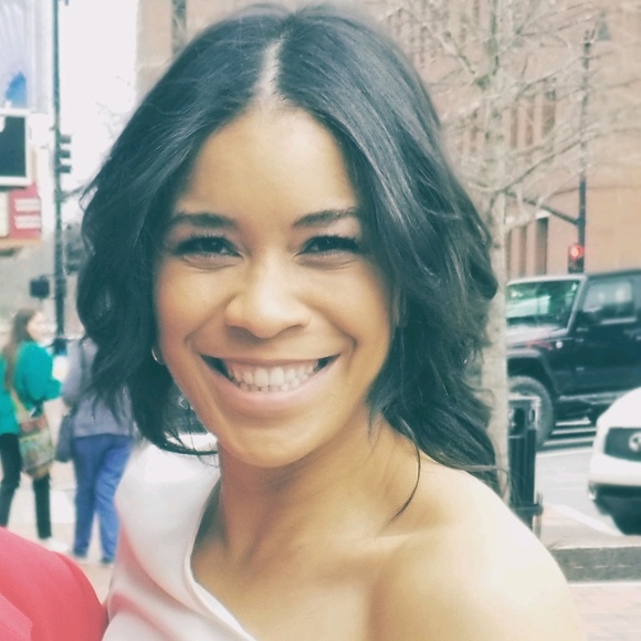Profile Picture of Zandria Debowles (@zdebowles) on Poshmark