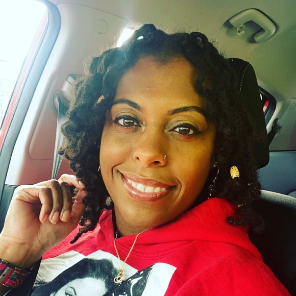 Profile Picture of Tatiana Washington (@tahteeahnuh85) on Poshmark