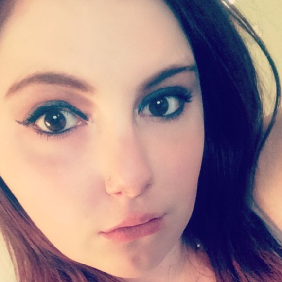 Profile Picture of Jackie Braida (@jackiebraida) on Poshmark