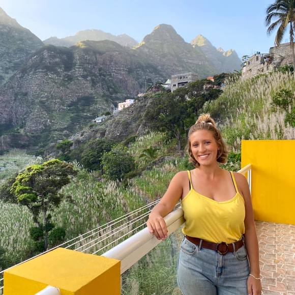 Profile Picture of Danielle Bettermann (@dbettermann) on Poshmark