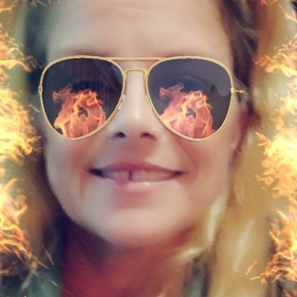 Profile Picture of Shelly Hackworth (@shellyhackwo812) on Poshmark