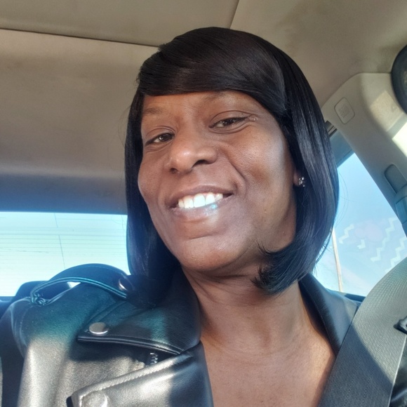 Tanya Bailey - Poshmark Profile Picture of Tanya Bailey (@tbailey713) on Poshmark