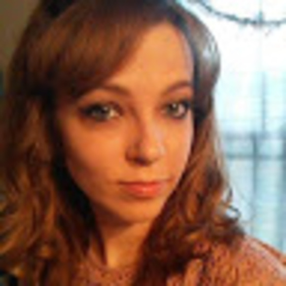 Profile Picture of Robin Royer (@akroyermommy711) on Poshmark