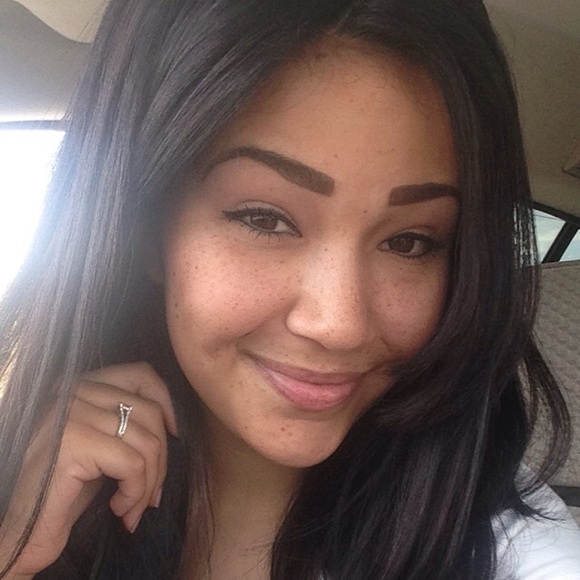 Alyssa Apodaca - Poshmark Profile Picture of Alyssa Apodaca (@aapodacax6) on Poshmark