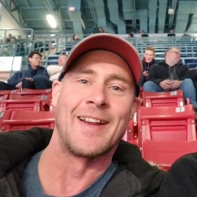 Profile Picture of Jeff Hennessey (@JHenny893) on Twitter