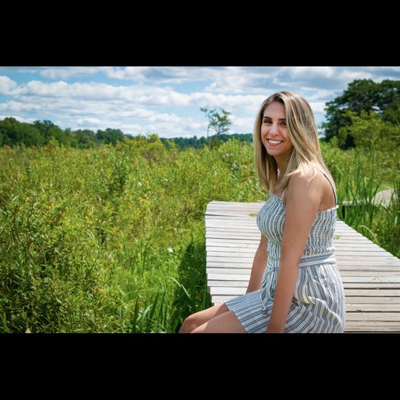 Profile Picture of Stephanie Peschell (@speschell) on Poshmark