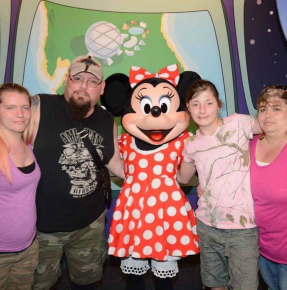 Profile Picture of Matthew Snook (@matthew_snook) on Poshmark