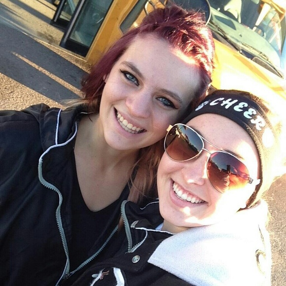 Profile Picture of Kristal Aaron (@kristal_aaron) on Poshmark