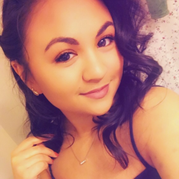 Profile Picture of Haley Al-jundub (@hmarie317) on Poshmark