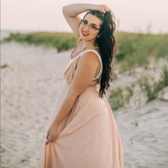 Profile Picture of Maria Anastasio (@meas_closet_) on Poshmark