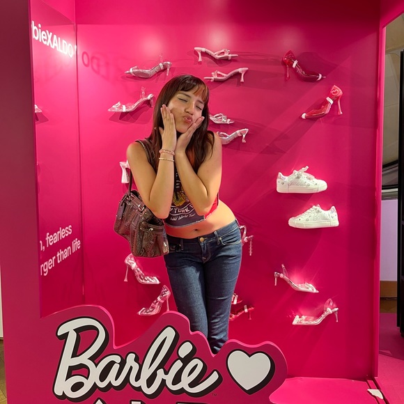 Profile Picture of Isabella Hermida (@y2k1zzy) on Poshmark