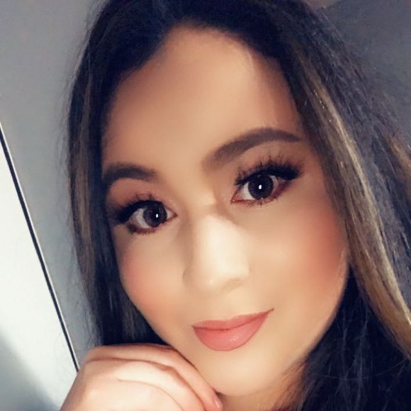 Profile Picture of Viri Garibaldo (@virigaribaldo) on Poshmark