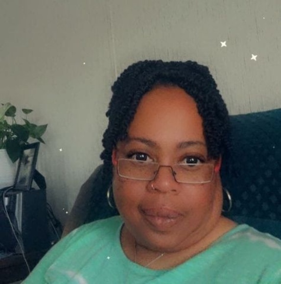 Profile Picture of Candace Bailey (@candacebaile716) on Poshmark