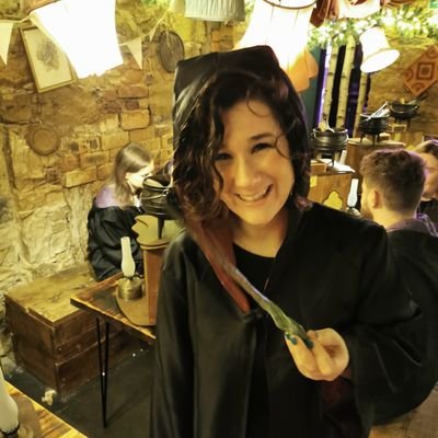 Profile Picture of Anna Grant (@AnnaGrantENG) on Twitter
