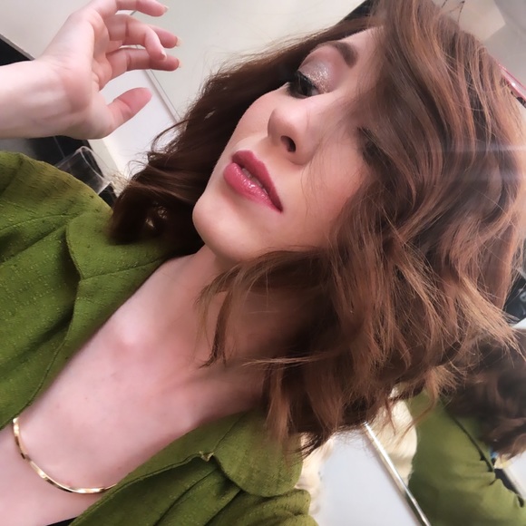 Lindsey Litka - Poshmark Profile Picture of Lindsey Litka (@lynzliyka) on Poshmark