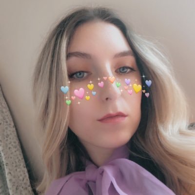 Profile Picture of Claudia  🎬 (@ClaudsMarina) on Twitter