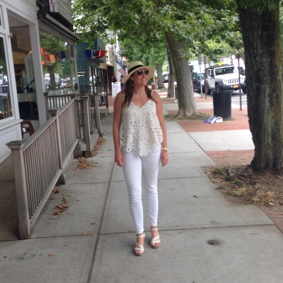 Profile Picture of Lindsay Jarett (@lindsayjarett) on Poshmark