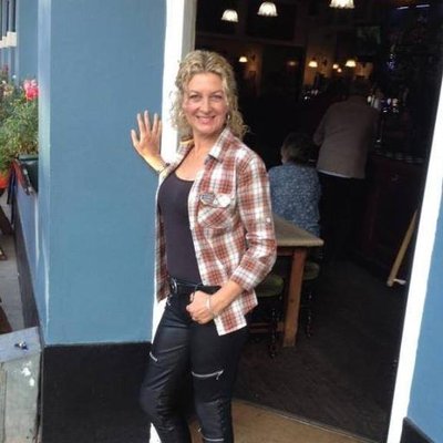 Profile Picture of Clare Newton (@epicstormphoto) on Twitter