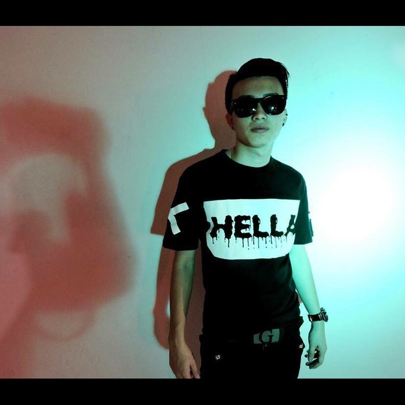 Profile Picture of Danny Dang (@dannydang1995) on Poshmark