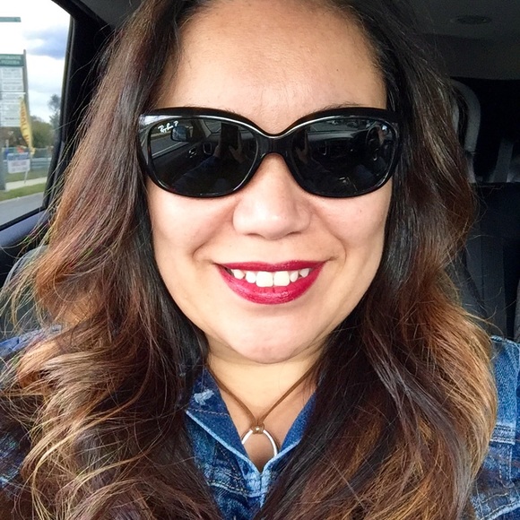 Profile Picture of Gloria Mocharnuk (@gimocha) on Poshmark