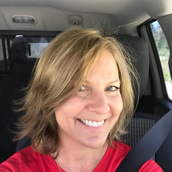 Profile Picture of Michelle Zerfas (@michelle_zerfas) on Poshmark