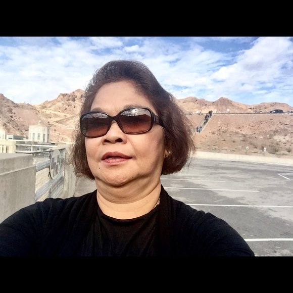 Amelita Operio - Poshmark Profile Picture of Amelita Operio (@amelita_operio) on Poshmark