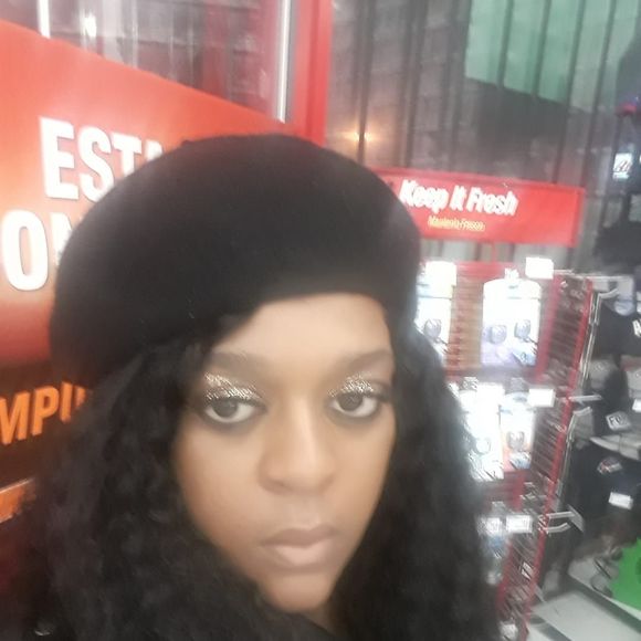 Profile Picture of Matreva Creagh (@mstreva6969) on Poshmark