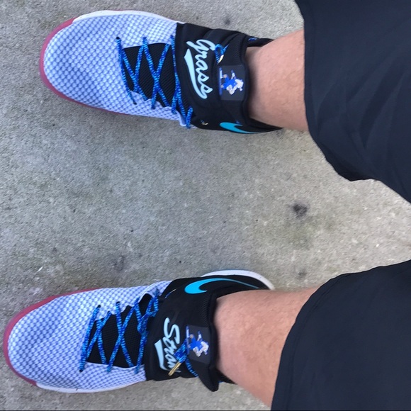 Profile Picture of Chris Amos (@c_amos04) on Poshmark