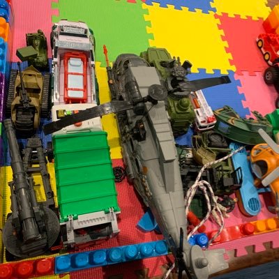 Profile Picture of JD Hwang (@im_momsplaining) on Twitter