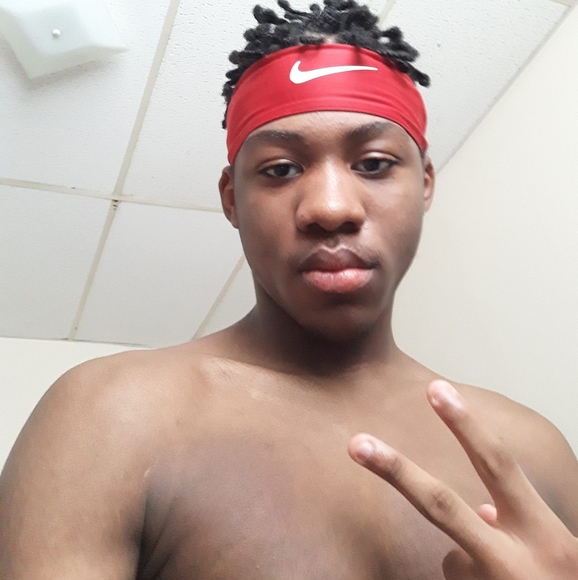 Profile Picture of Malachi Umphrey (@malachiumphrey) on Poshmark