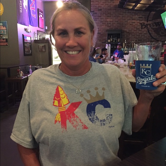 Profile Picture of Stephanie Duemmel (@sduemmel) on Poshmark