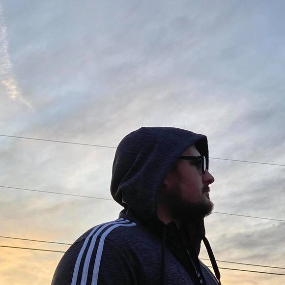 Profile Picture of Mackenzie Fegely (@mackenzielf1994) on Poshmark