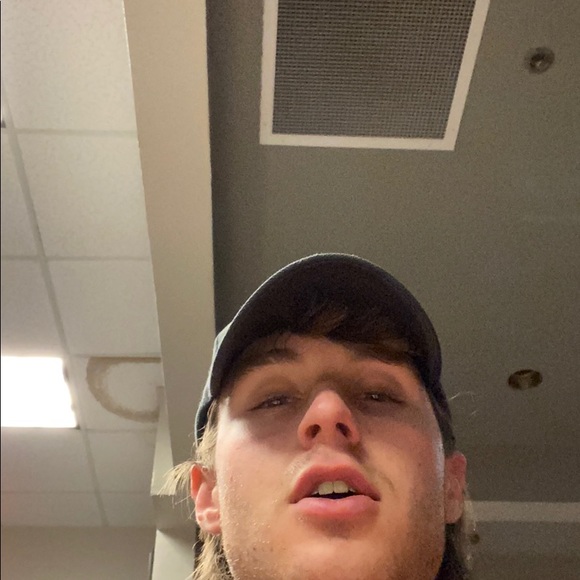 Profile Picture of Andrew Kirk (@andrewkirky) on Poshmark