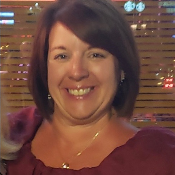 Profile Picture of Angela Heibert (@angelaheibert) on Poshmark