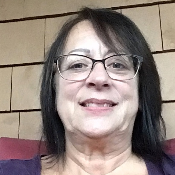 Profile Picture of Annette Allain (@annetteallain) on Poshmark