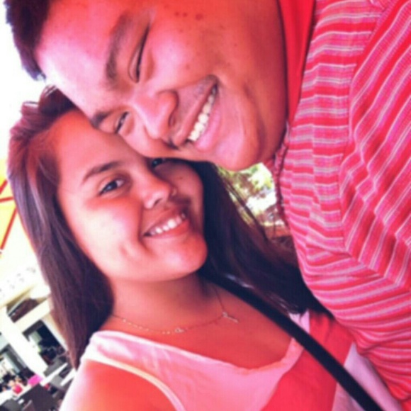 Profile Picture of Johnnieraye Cundiff (@johnnieraye) on Poshmark