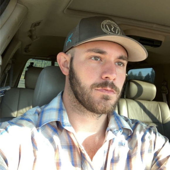 Profile Picture of Michael Thorn (@dthorn21) on Poshmark
