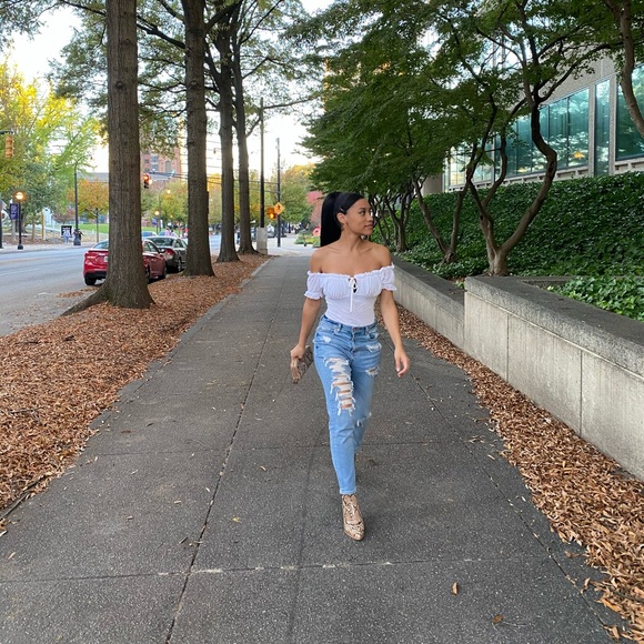 Profile Picture of Sarice L (@sarice_lee) on Poshmark