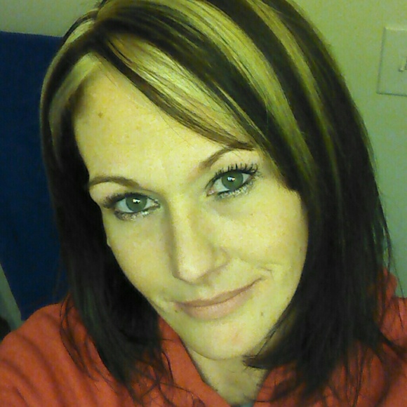 Profile Picture of Adrienne Campassi (@babymj23) on Poshmark