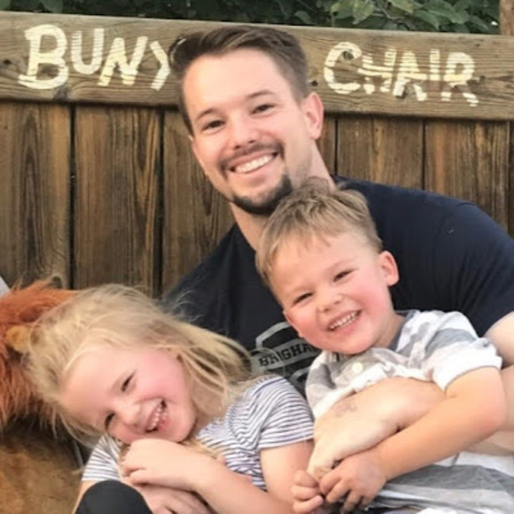 Profile Picture of Steven Fellows (@laura_steve) on Poshmark