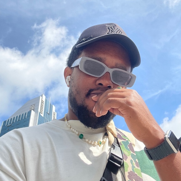 Profile Picture of Xavier Gibson (@xgibson27) on Poshmark