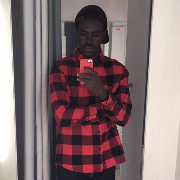 Profile Picture of Mabor Mabor (@mabormmabor) on Poshmark